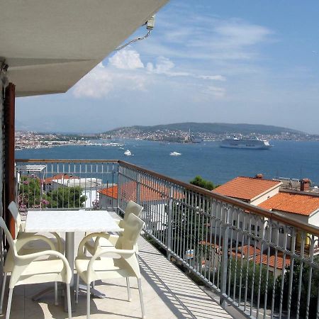 Apartment With Splendid Sea View Trogir Exteriér fotografie
